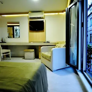 Shadi House Hotel